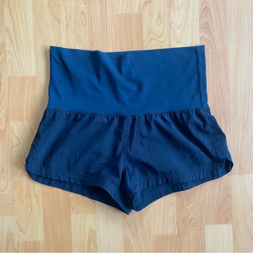 Black active wear shorts